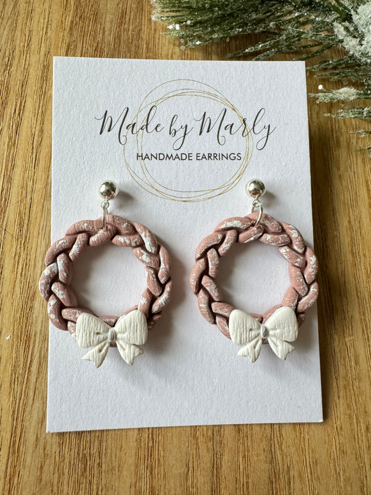 Christmas wreath dangle - Dusty pink