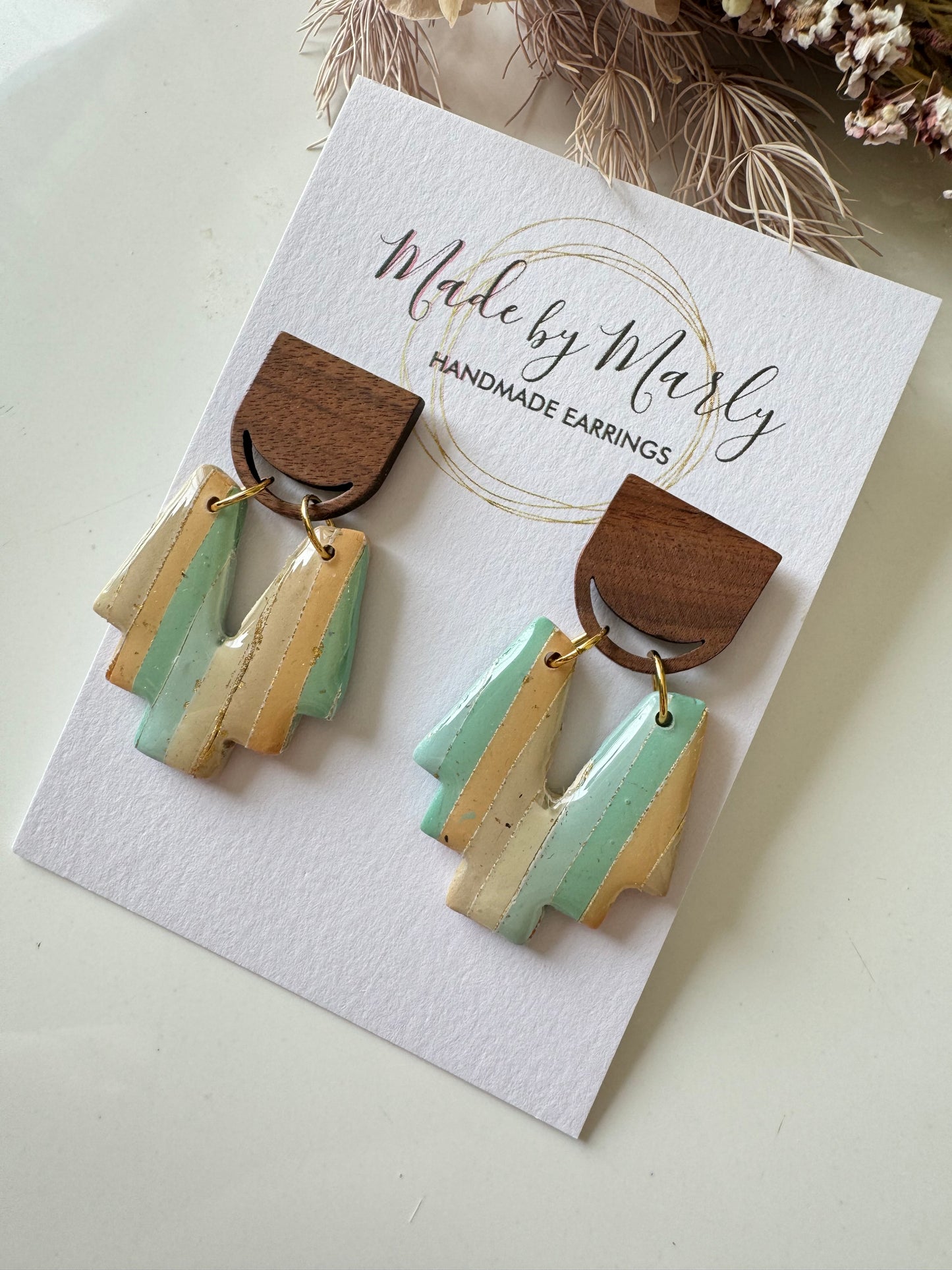 Pastel dangle